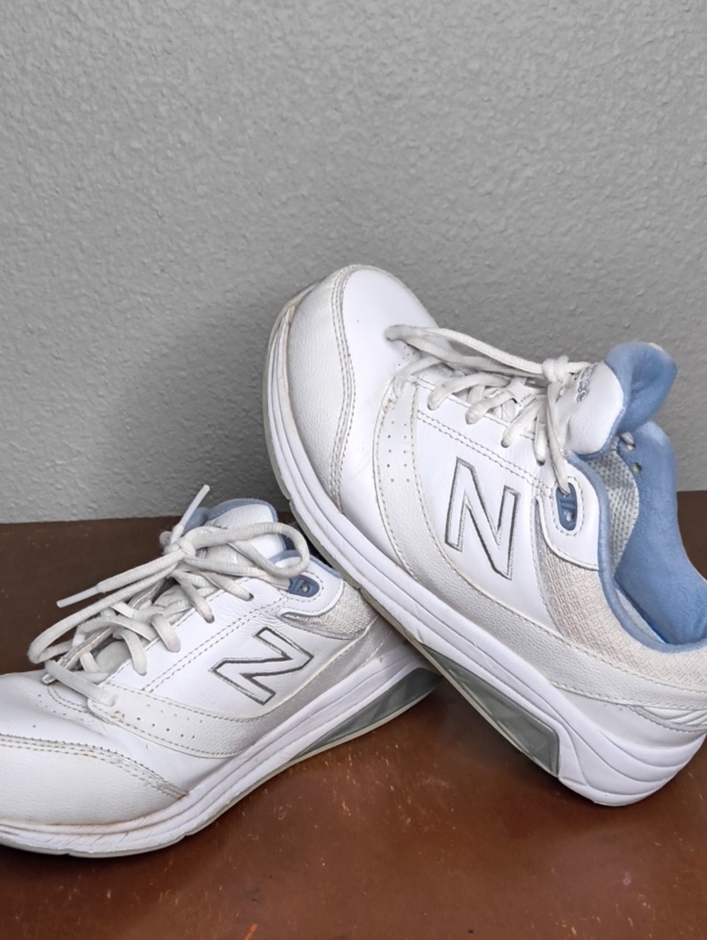 New Balance White Sneakers with Light Blue Lining Women's Size 8.5 AW